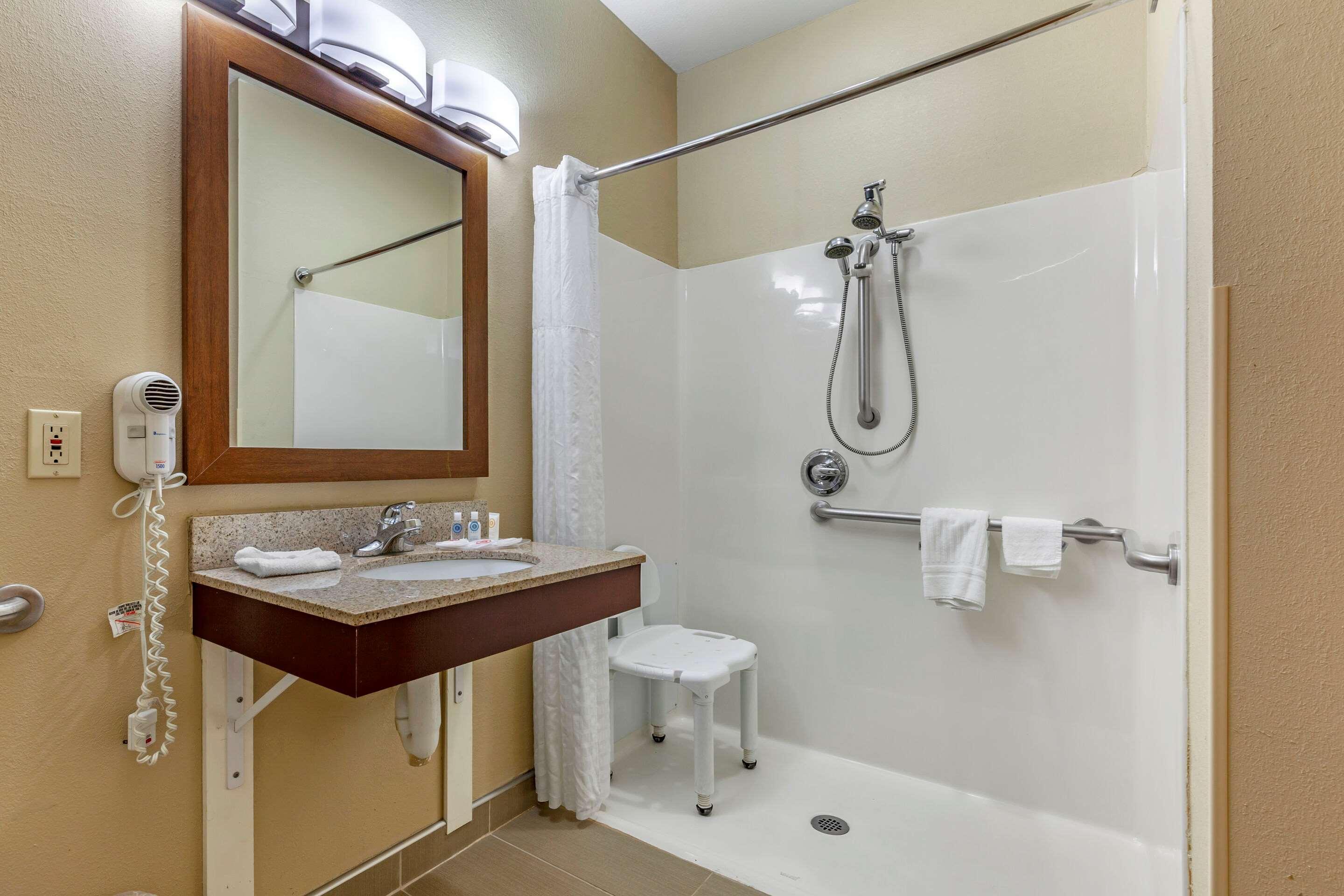 Comfort - Geneva Area Hotel