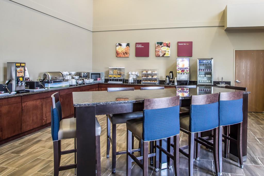Comfort - Geneva Area Hotel Delavan